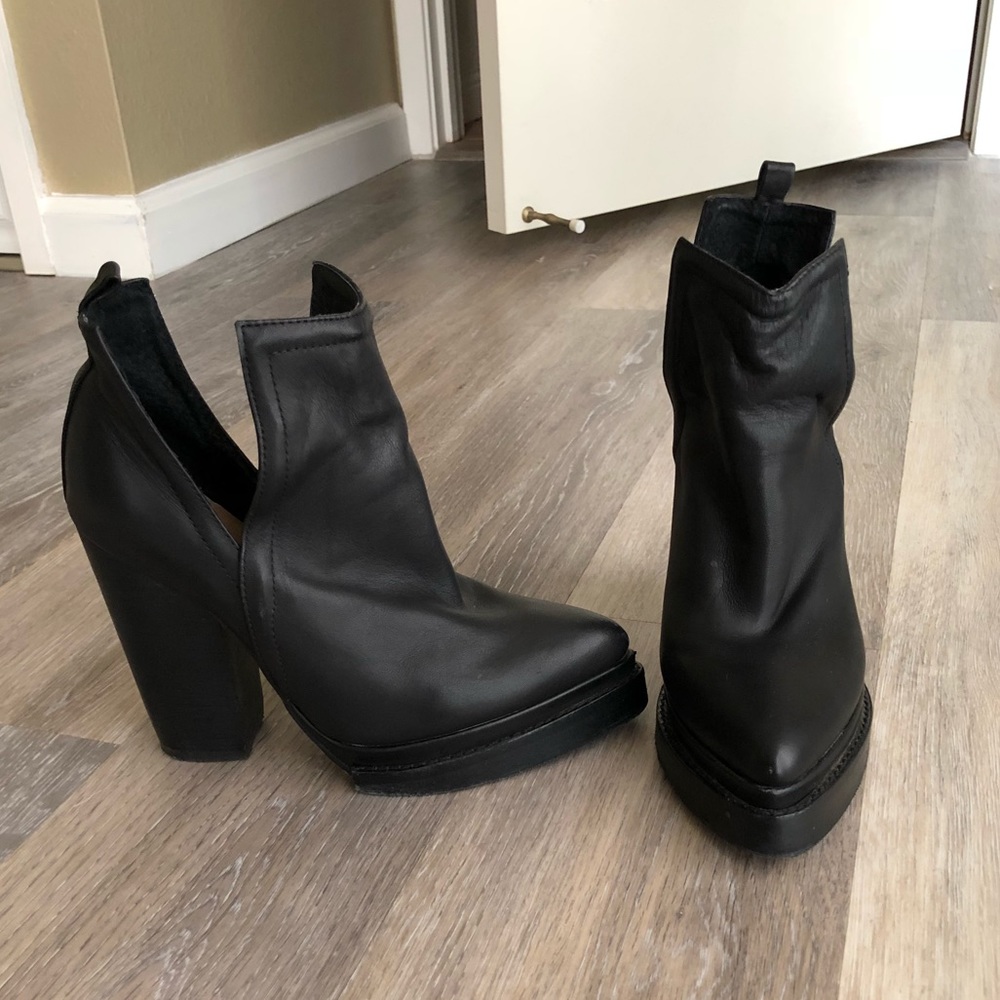 Jeffrey Campbell Whos next platform ankle boots